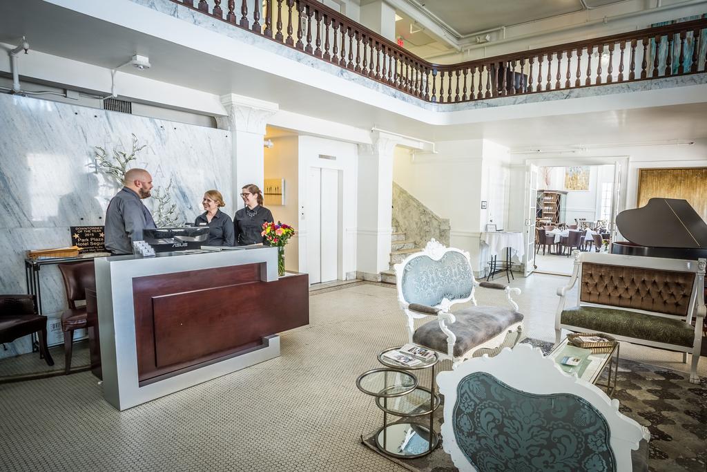 Park Plaza Hotel シギーン エクステリア 写真